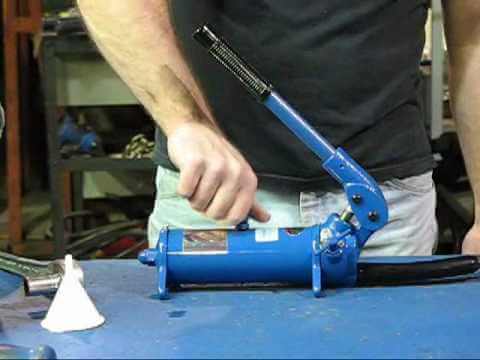 Porter-Ferguson Service Video 2, Pump Oil Filling Instructions
